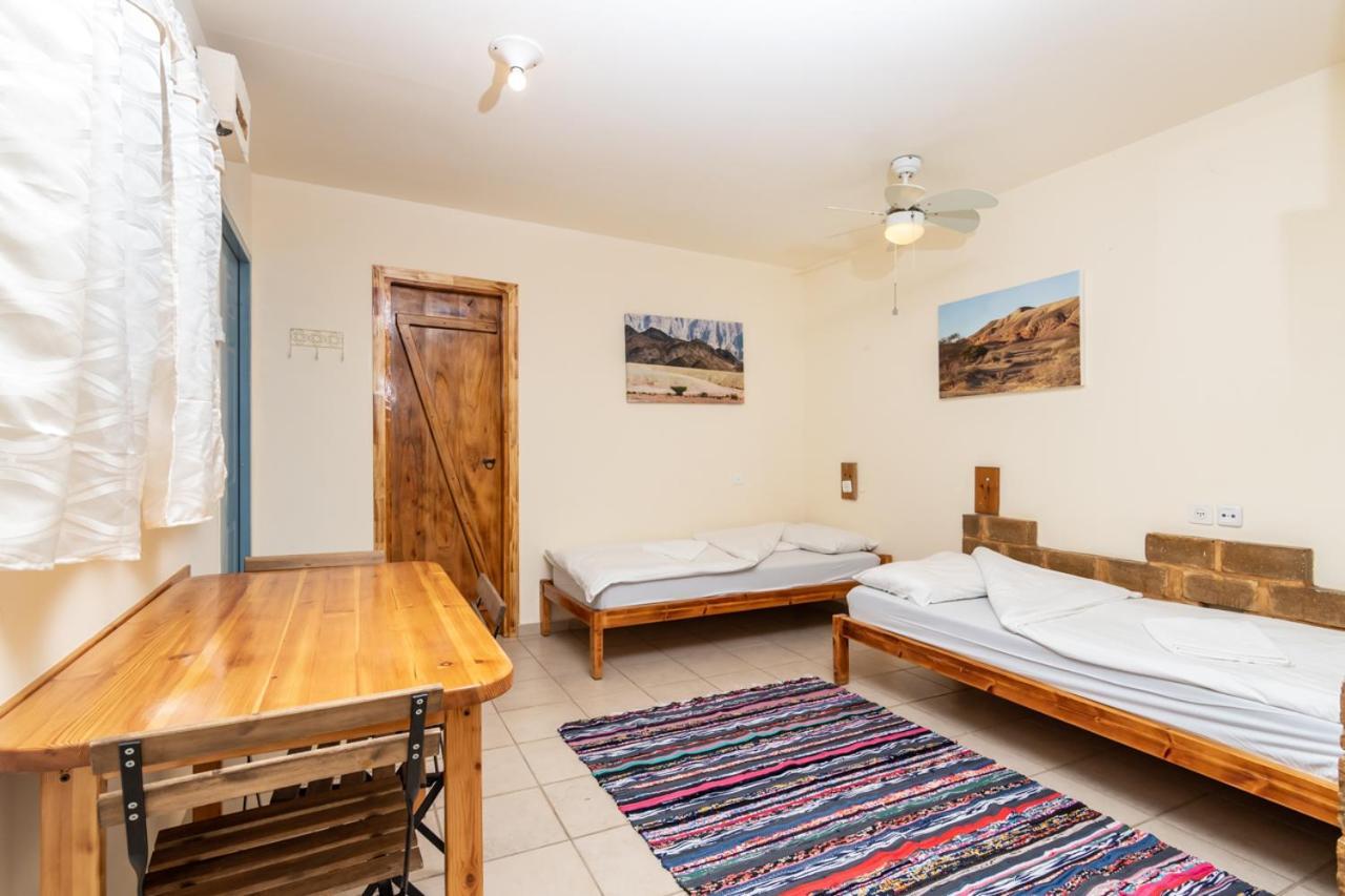 Desert Routes Inn Shvilim ba Midbar Hazeva Exterior foto