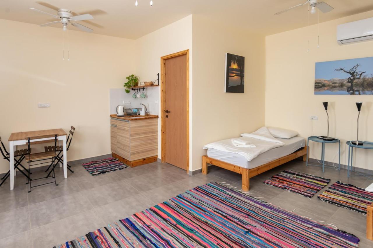 Desert Routes Inn Shvilim ba Midbar Hazeva Exterior foto