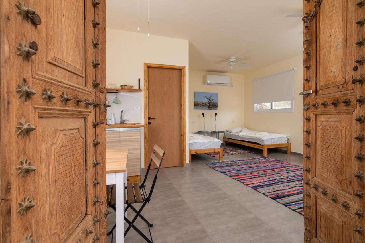 Desert Routes Inn Shvilim ba Midbar Hazeva Exterior foto